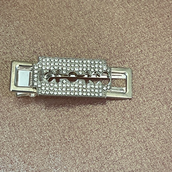 New Razor Blade Rhinestone Hair Clip - Picture 9 of 10